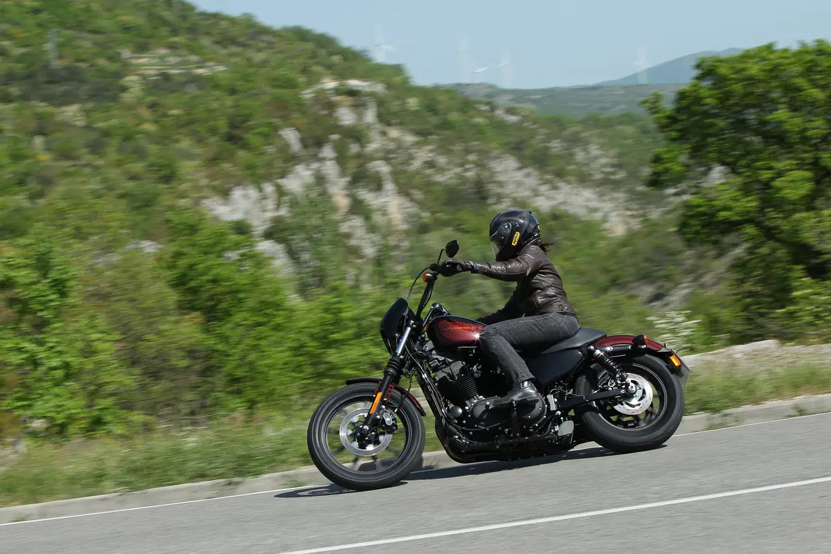 Harley-Davidson Iron 1200 e Forty-Eight Special TEST (6)
