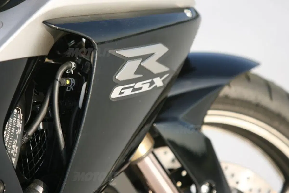 SUZUKI GSX-R 1000 K9 (7)