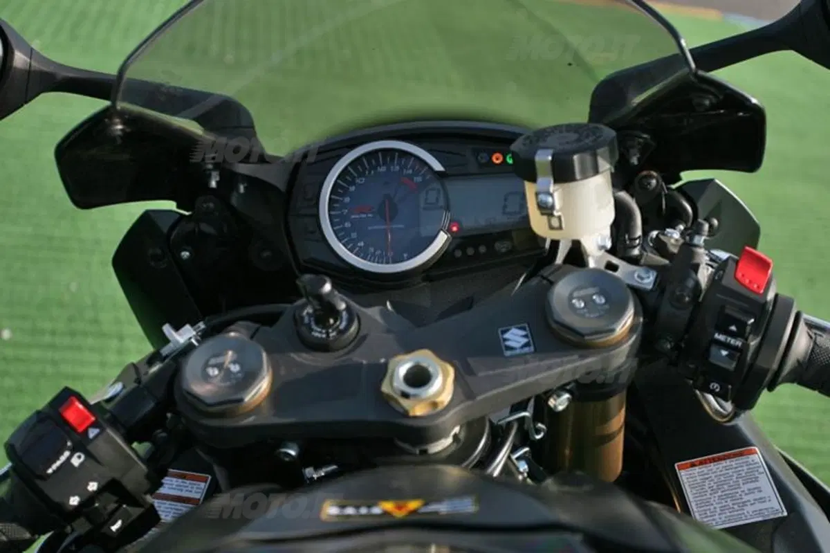 SUZUKI GSX-R 1000 K9 (8)