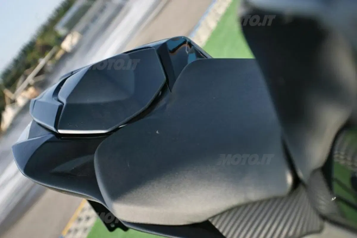 SUZUKI GSX-R 1000 K9 (9)
