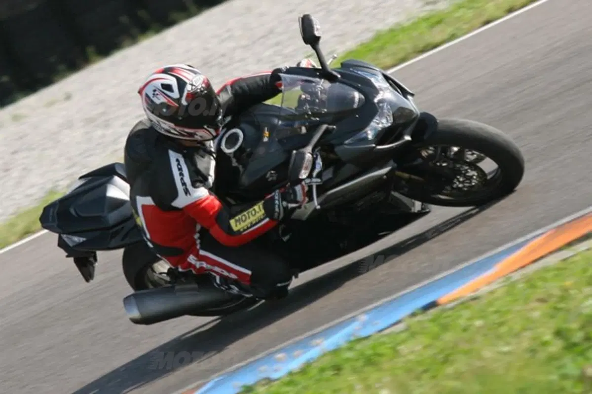 SUZUKI GSX-R 1000 K9 (13)