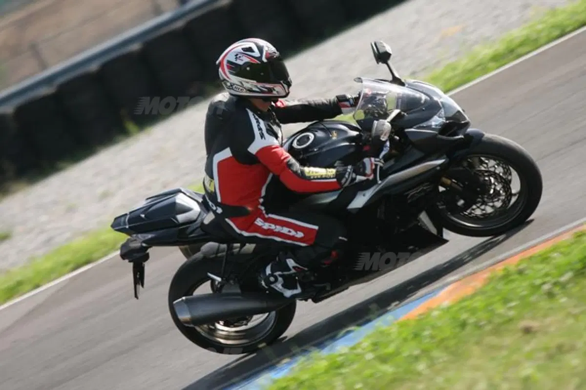 SUZUKI GSX-R 1000 K9 (14)