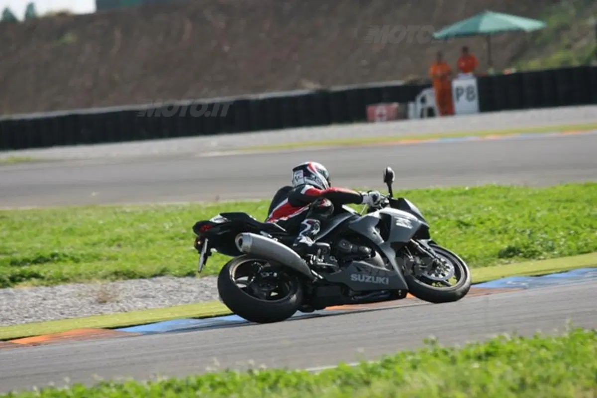 SUZUKI GSX-R 1000 K9 (16)