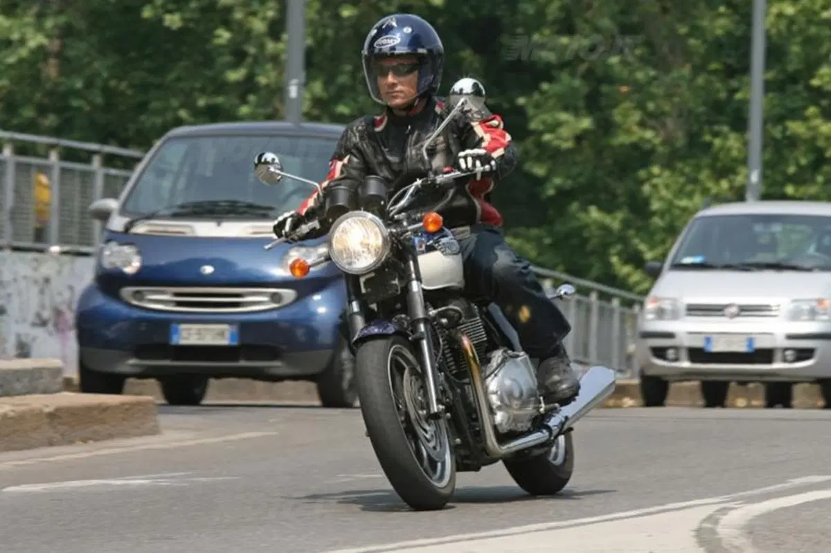 TRIUMPH Bonneville SE (12)