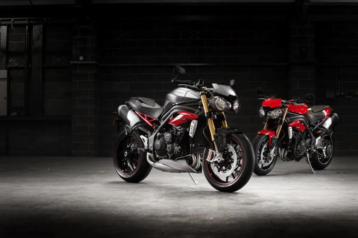 Triumph Speed Triple 2016 (9)
