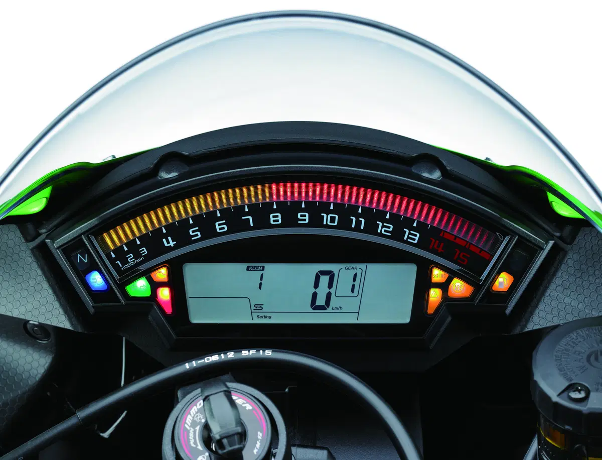 Kawasaki ZX-10R Ninja 2016 (3)
