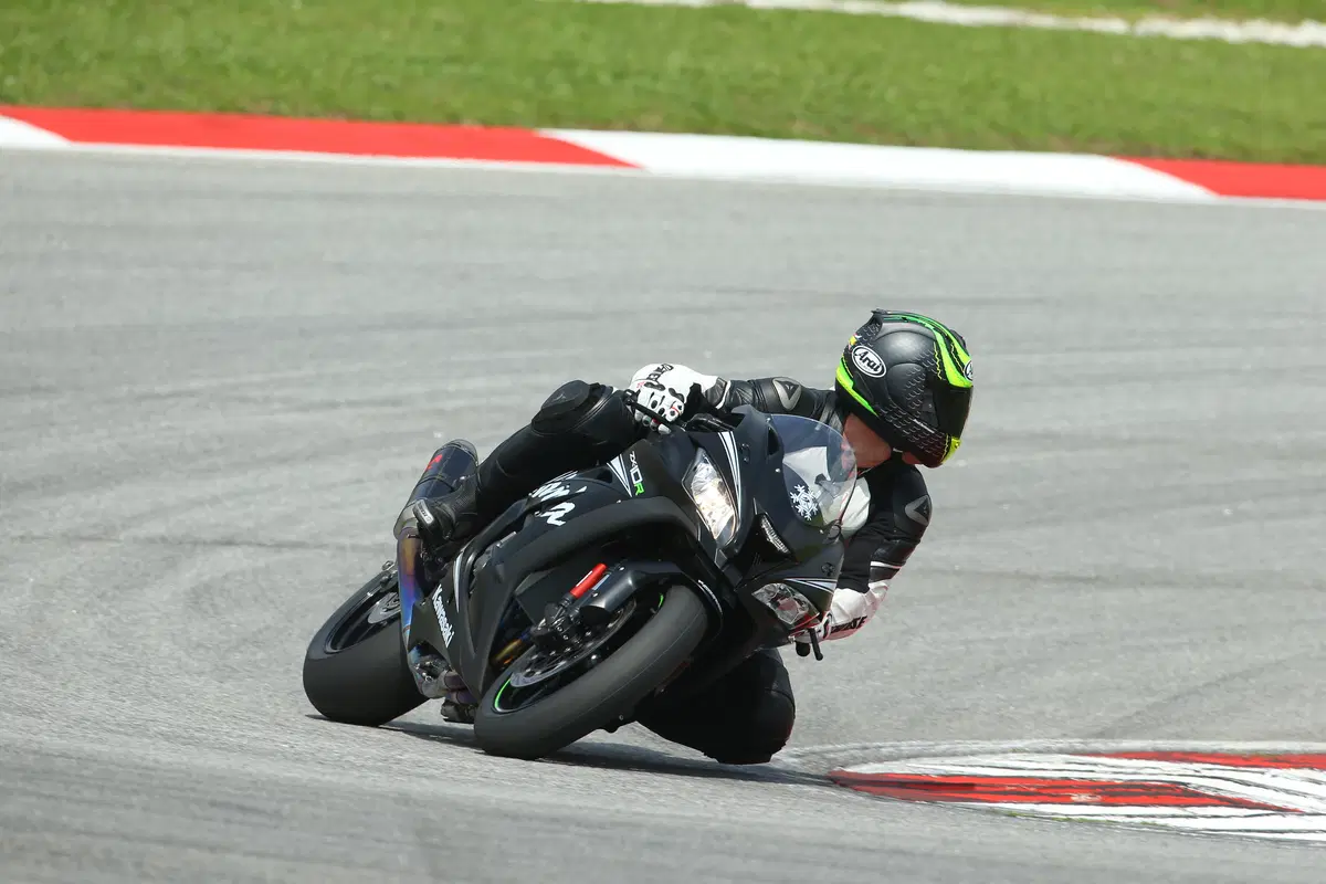 Kawasaki ZX-10R Ninja 2016 (11)