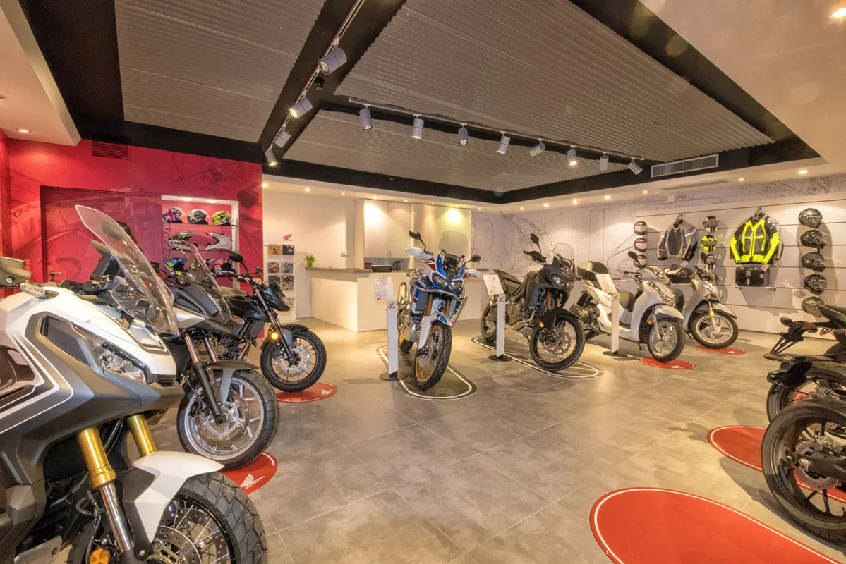 Moto Perego, dopo 34 anni diventa concessionaria esclusiva Honda per la provincia di Lecco (7)