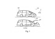 Ford brevetta l’auto che ospita uno scooter al proprio interno
