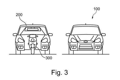 Ford brevetta l’auto che ospita uno scooter al proprio interno (3)