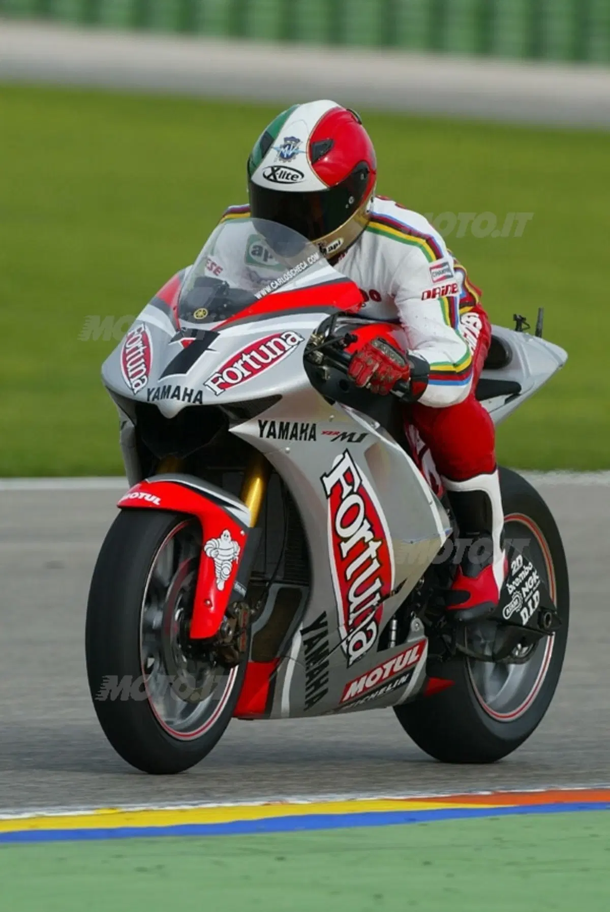 Strano...ma vero! Agostini e X-lite X-801 in pista