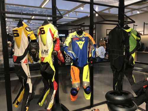 Dainese Custom Works, tute su misura (4)