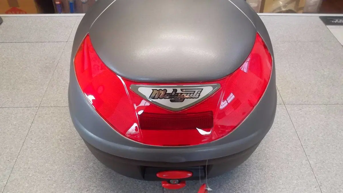 BAULETTO Givi 26 LITRI (2)