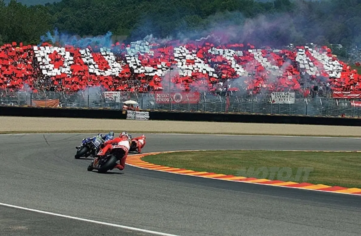 Tribuna Ducati al Mugello, tutto esaurito.