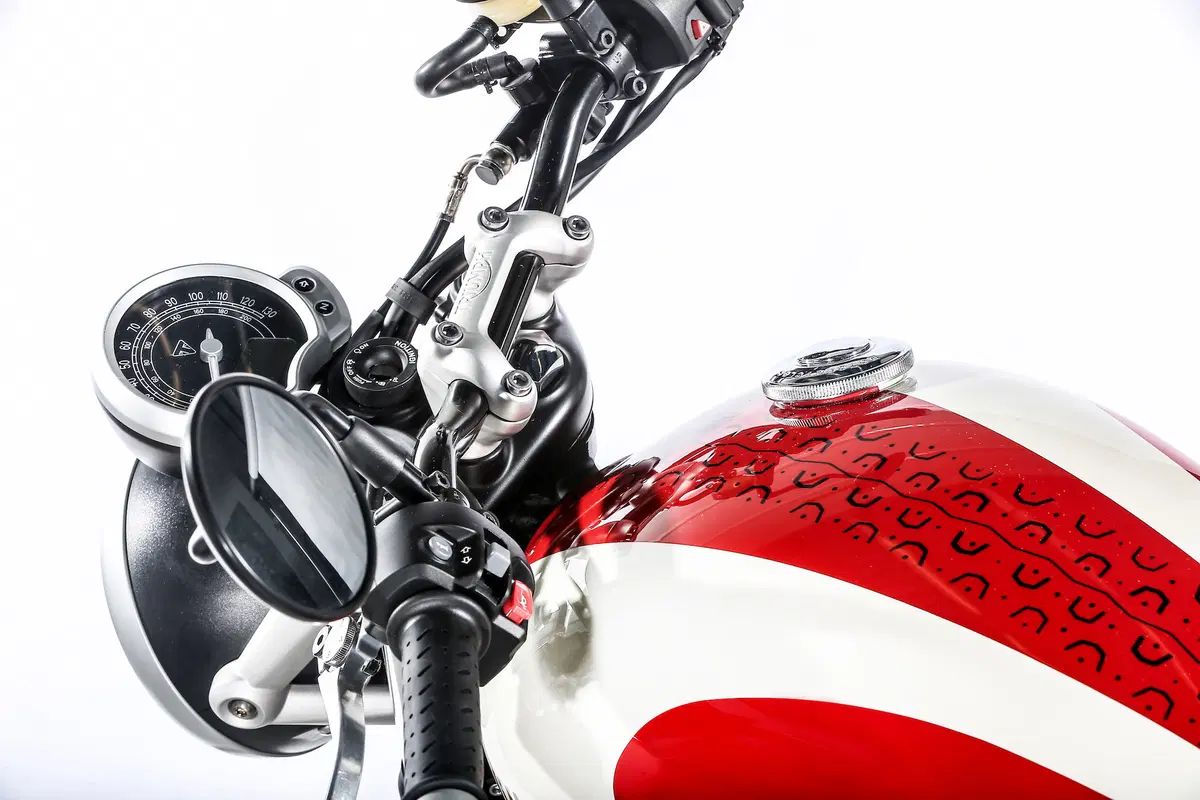 Triumph e Pirelli insieme a Motor Bike Expo con una Street Twin Special (19)