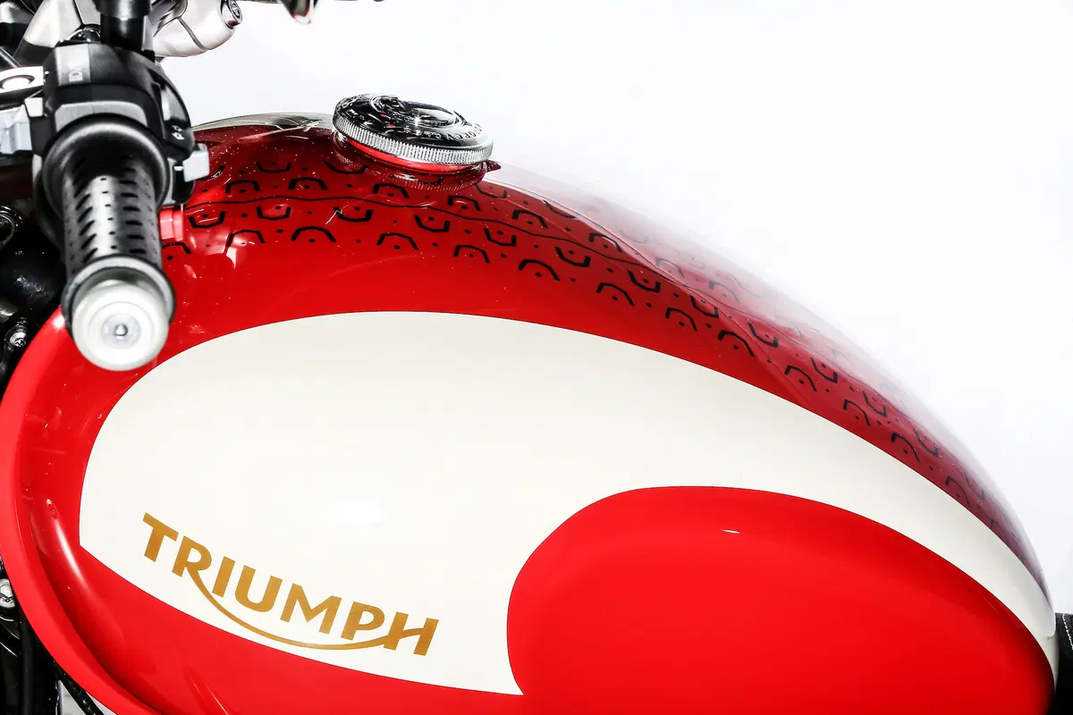 Triumph e Pirelli insieme a Motor Bike Expo con una Street Twin Special (21)