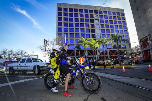 Le foto più spettacolari del Supercross di San Diego (8)