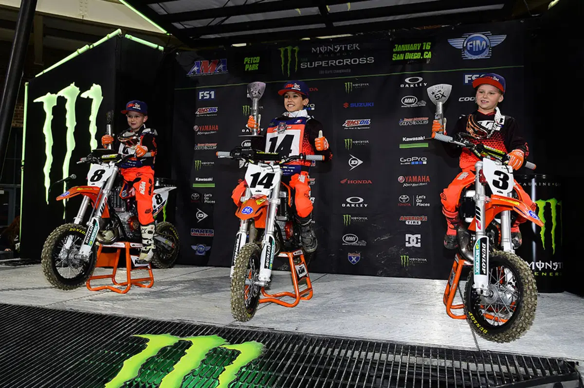 Le foto più spettacolari del Supercross di San Diego (12)