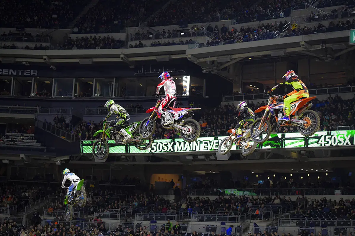 Le foto più spettacolari del Supercross di San Diego (21)