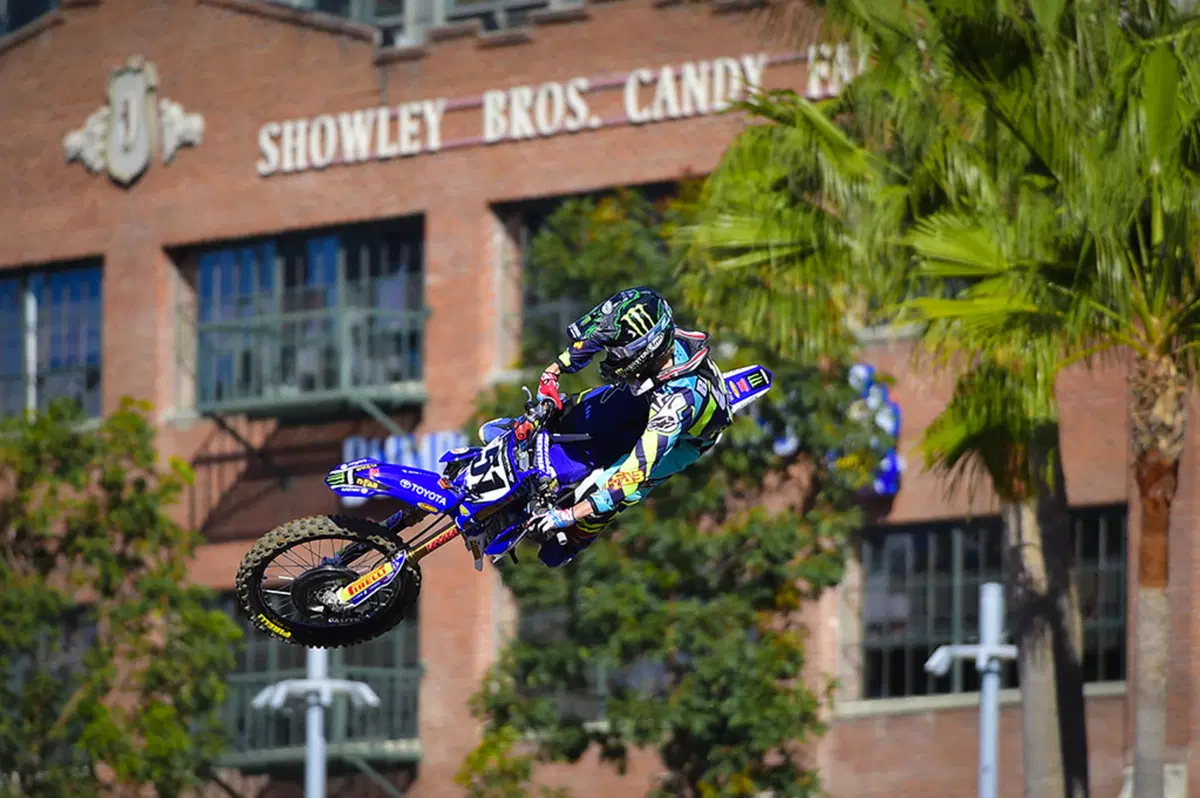 Le foto più spettacolari del Supercross di San Diego (26)