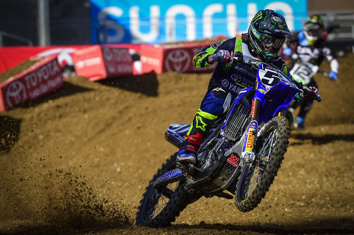 Le foto più spettacolari del Supercross di San Diego (30)