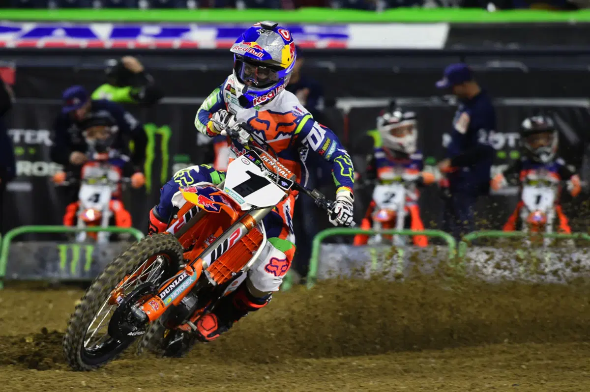 Le foto più spettacolari del Supercross di San Diego (39)