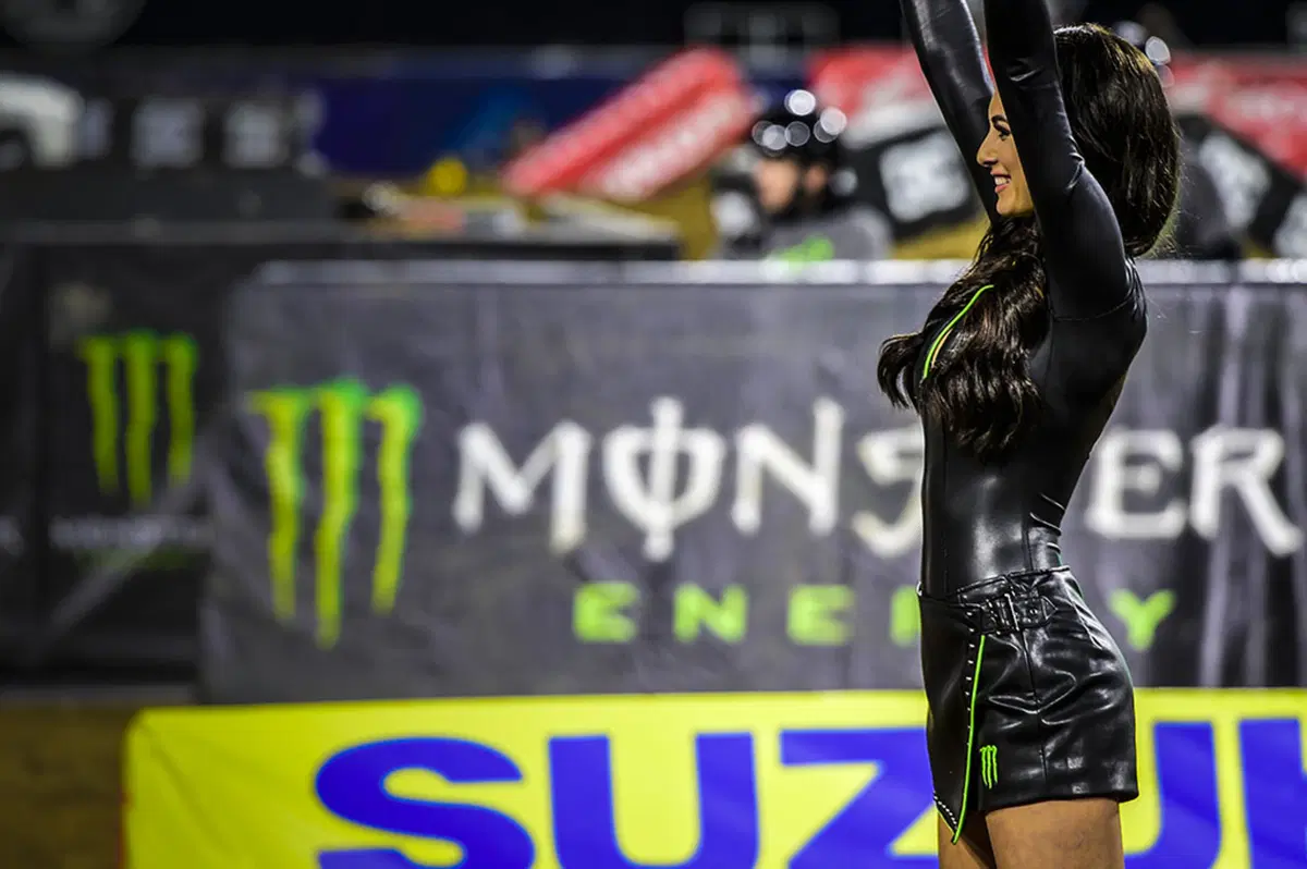 Le foto più spettacolari del Supercross di San Diego (41)