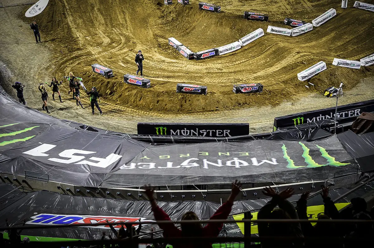 Le foto più spettacolari del Supercross di San Diego (43)