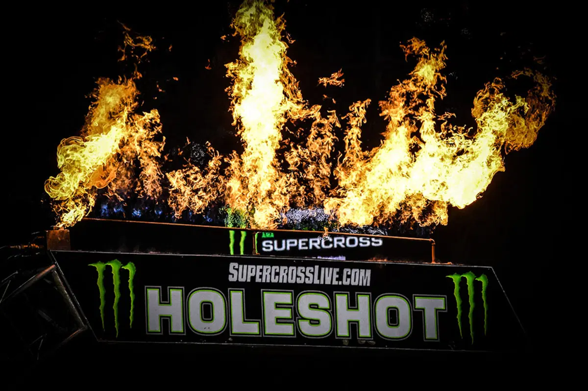 Le foto più spettacolari del Supercross di San Diego (47)