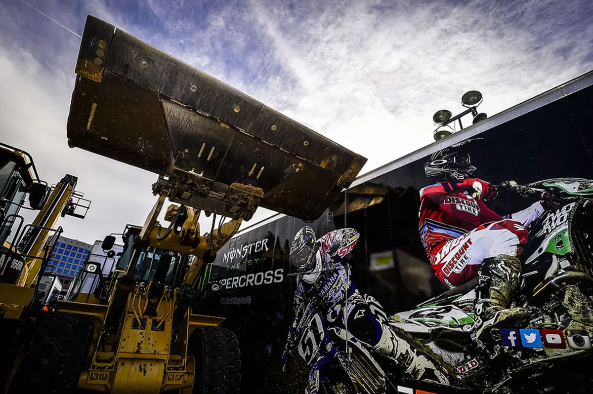 Le foto più spettacolari del Supercross di San Diego (48)