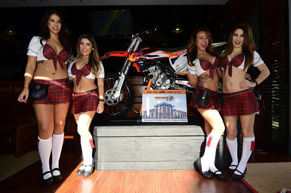 Le foto più spettacolari del Supercross di San Diego (59)