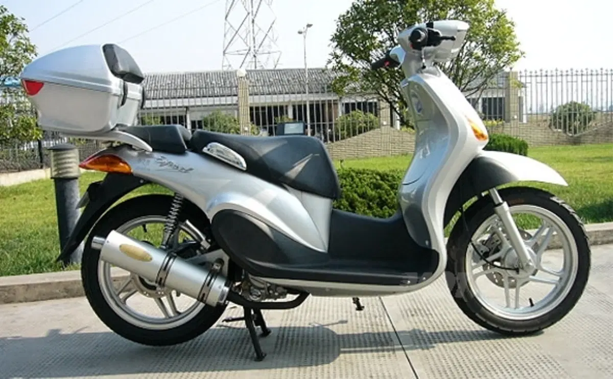 Arriva sul mercato italiano lo scooter Urban “R” di CF Moto