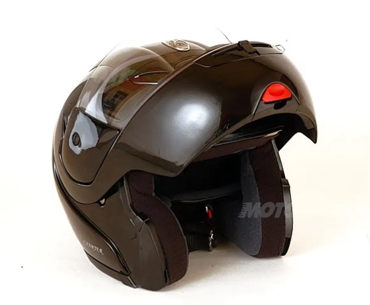 Da Cemoto il nuovo casco Charter