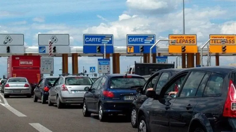2016, scattano aumenti autostrade. De Vita: "I rincari sono appena all&rsquo;inizio"
