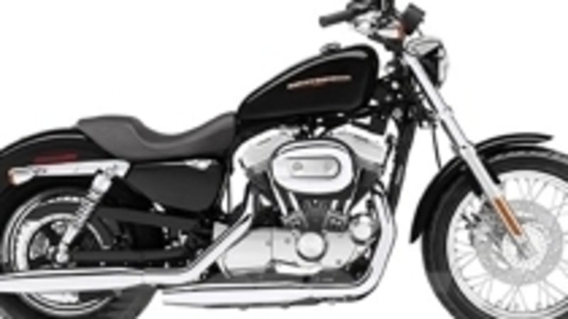 Nuova Harley-Davidson Sportster 883L, per chi ama viaggiare &ldquo;in basso&rdquo;