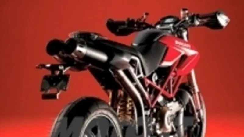 Hypermotard moto dell'anno per la Motorcycle Design Association