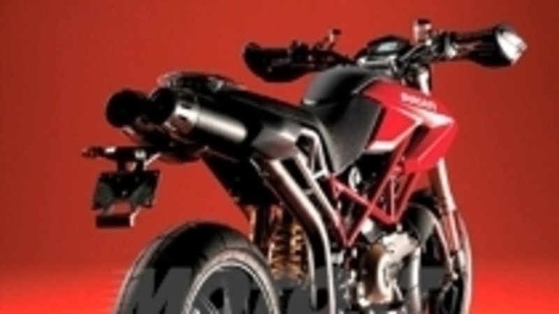 Hypermotard moto dell&#039;anno per la Motorcycle Design Association
