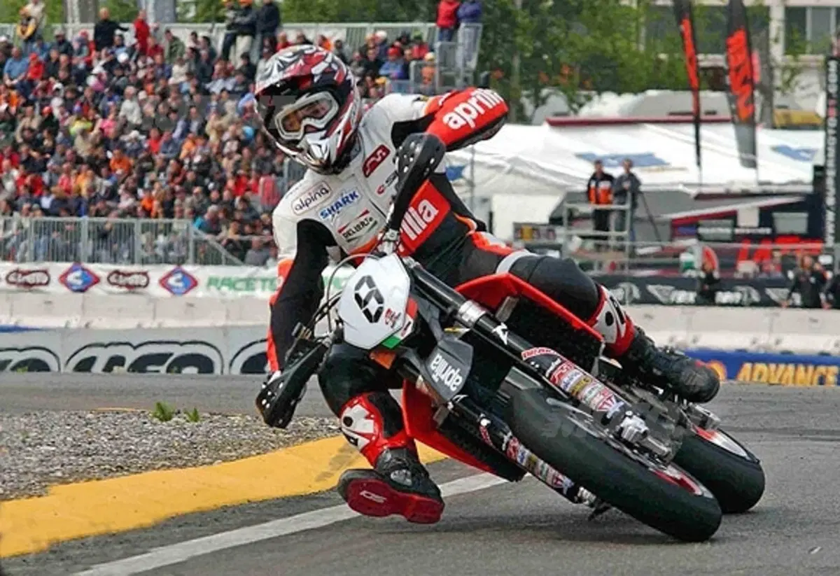 Apertura del mondiale a Castelletto. Giraudo (S2 - Aprilia) e Hiemer (S1 - KTM) i vincitori.