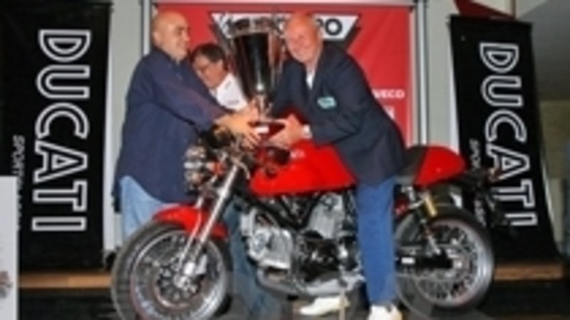 Concluso a Rimini il Motogiro d'Italia, vittoria assoluta a Spinelli (Gilera Sport 175)