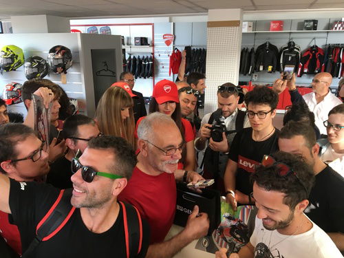 Suomy e Dovizioso da Ducati Brothers Moto Ancona (3)