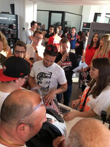 Suomy e Dovizioso da Ducati Brothers Moto Ancona (5)