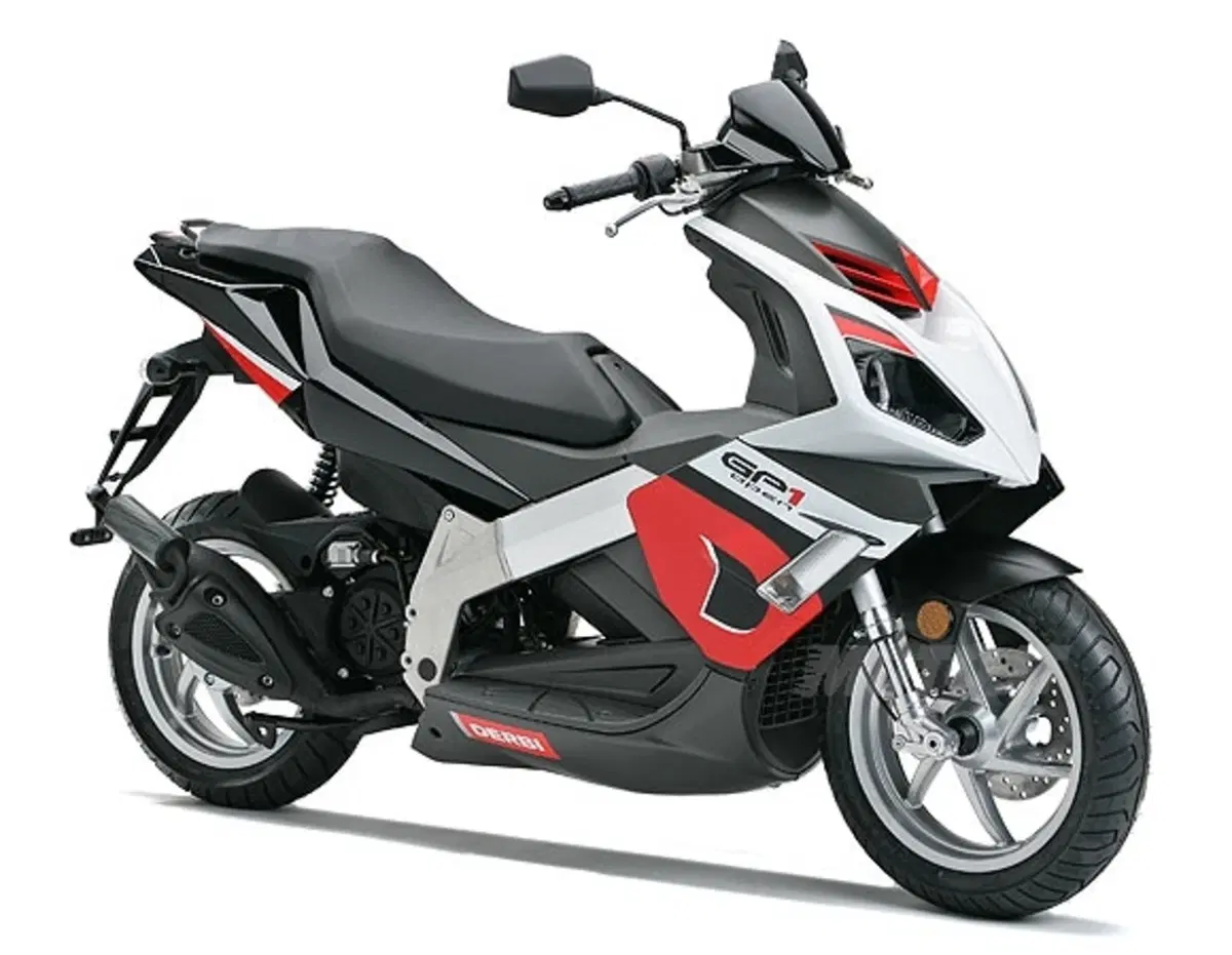 Derbi GP1 50 Open, maggior confort per il nuovo scooter sportivo