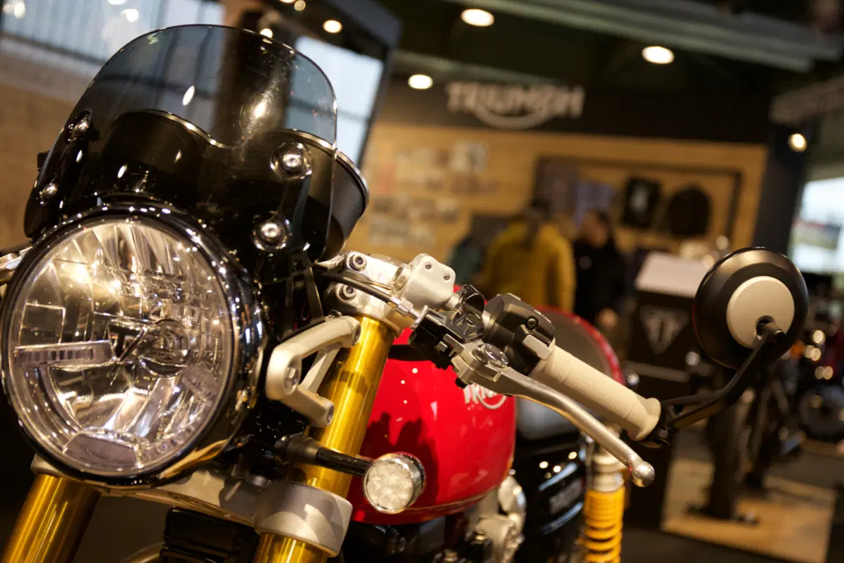 Triumph e Pirelli insieme a Motor Bike Expo con una Street Twin Special (14)