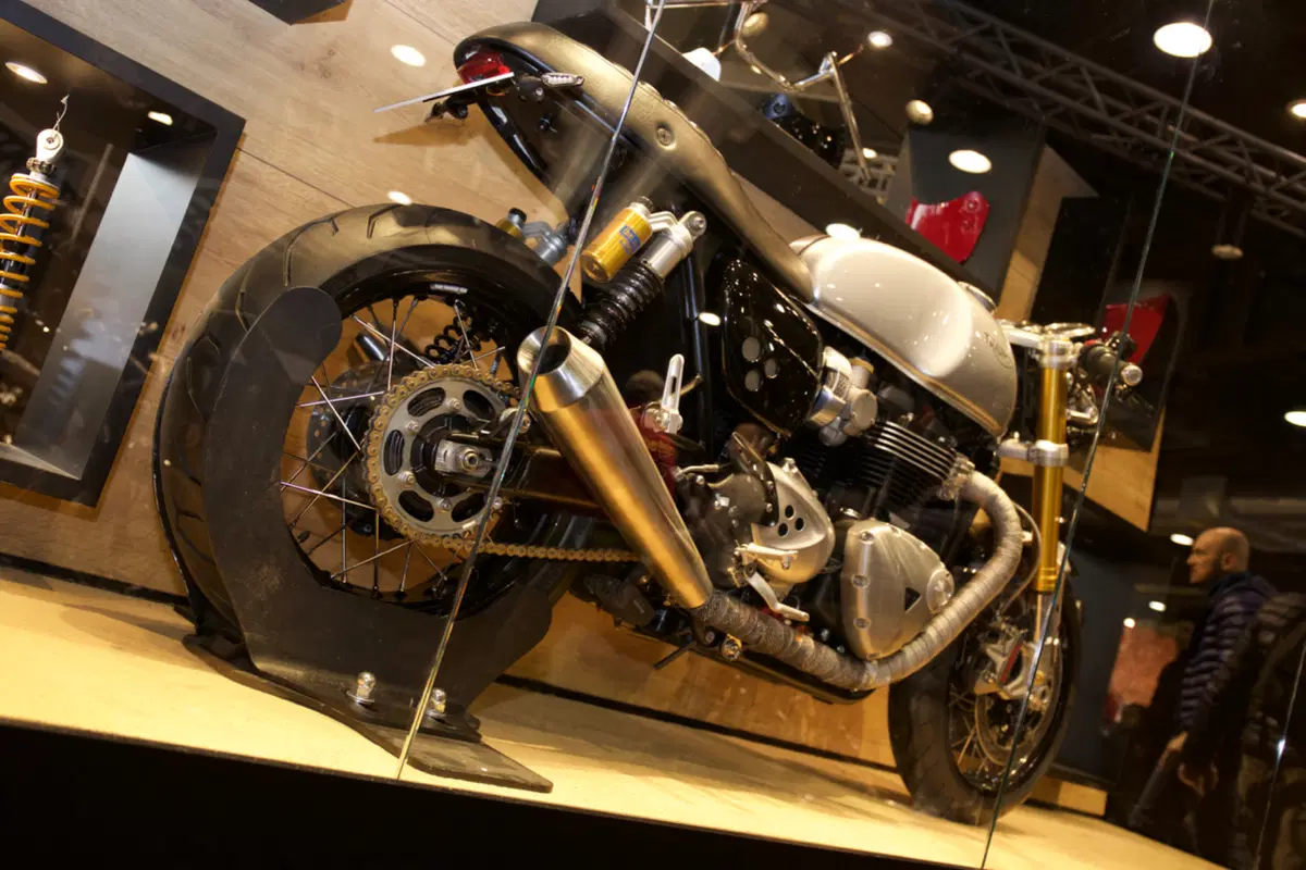 Triumph e Pirelli insieme a Motor Bike Expo con una Street Twin Special (10)