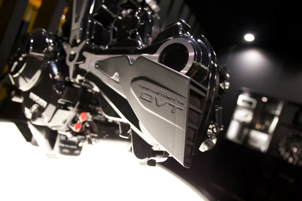 Ducati presenta al Motor Bike Expo il concept draXter (6)