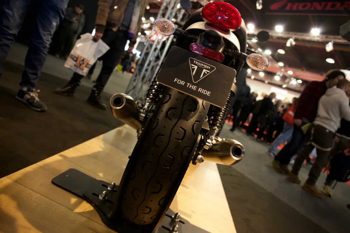 Triumph e Pirelli insieme a Motor Bike Expo con una Street Twin Special (8)