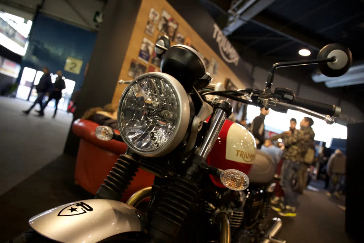 Triumph e Pirelli insieme a Motor Bike Expo con una Street Twin Special (7)