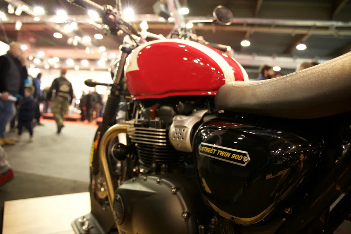 Triumph e Pirelli insieme a Motor Bike Expo con una Street Twin Special (6)