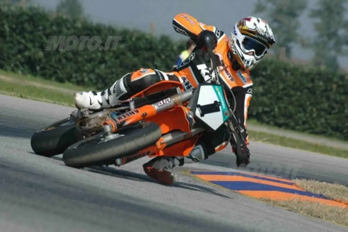 Dopo aver vinto il titolo della S1 con Bernd Hiemer, KTM conquista anche il titolo mondiale costrutt