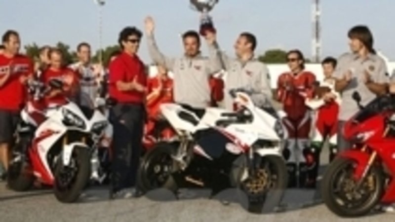 MV Agusta vince il Master Bike 2007 con la F4 R 312